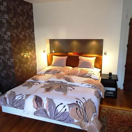 Buda Panzio فندق مبيت وإفطار غيور